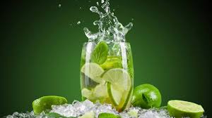 Água com Limão de Manhã Funciona Mesmo? O Impacto Real na Beleza da Pele